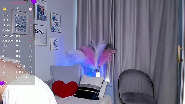 Snapshot of OdetteHarwick chatting on November 13, 7:07 am OdetteHarwick online show from November 13, 7:07 am