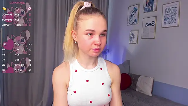 Snapshot of OdetteHarwick chatting on December 3, 9:40 am OdetteHarwick online show from December 3, 9:40 am