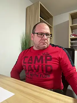 coupleLatinaLovers online show from December 13, 6:05 pm