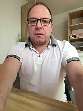 coupleLatinaLovers online show from February 3, 11:20 am