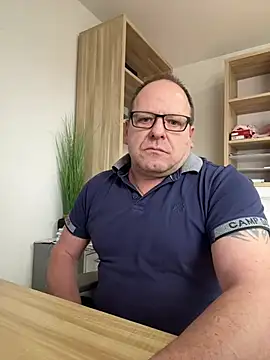 coupleLatinaLovers online show from February 7, 11:01 am