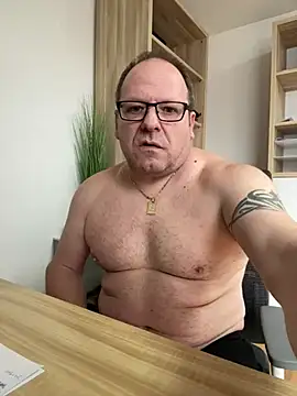 coupleLatinaLovers online show from February 10, 9:14 am