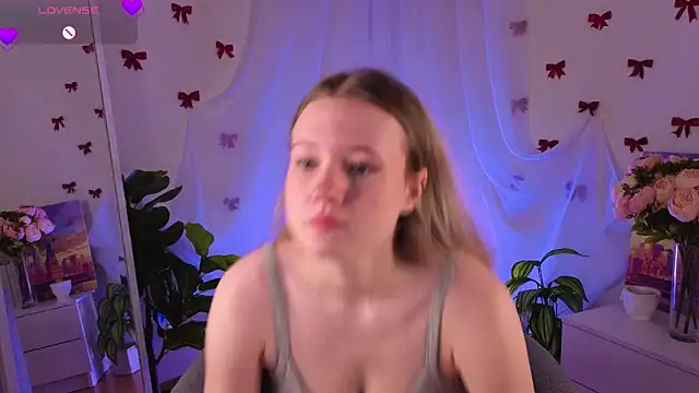 MaydaFoulk online show from February 24, 1:14 am