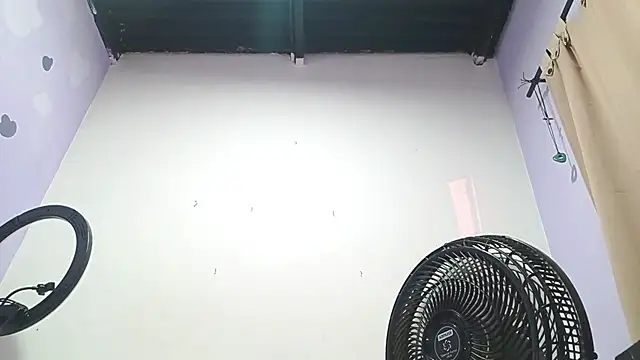 PetiteIvoryQueen19 online show from January 20, 2:11 am