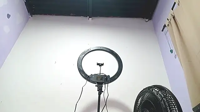 PetiteIvoryQueen19 online show from January 26, 11:39 pm