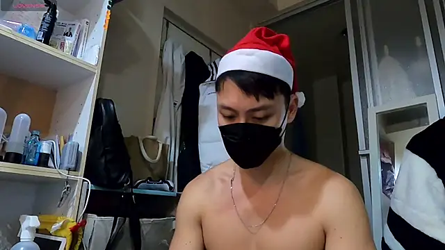 Snapshot of frnk30151 chatting on December 25, 2:34 pm frnk30151 online show from December 25, 2:34 pm