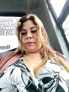 Snapshot of Laura-Hernandez chatting on October 18, 3:46 pm Laura-Hernandez online show from October 18, 3:46 pm