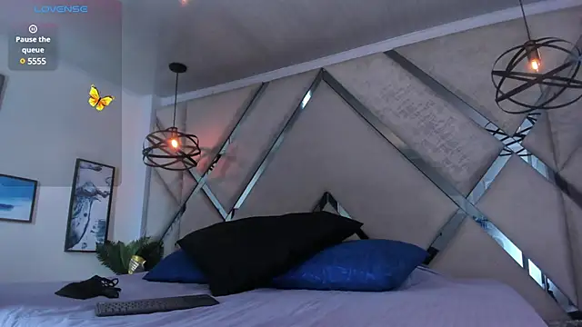 Leah Evans3 online show from January 30, 9:25 pm