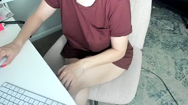 Snapshot of bigb00tyjudyyX chatting on May 19, 4:13 pm bigb00tyjudyyX online show from May 19, 4:13 pm