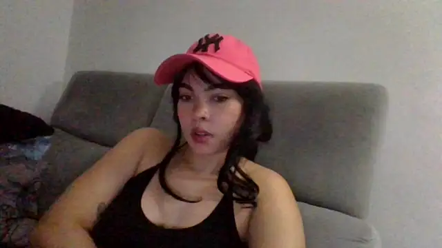 Kiri Cutee online show from December 10, 5:07 am