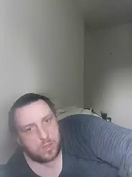 Snapshot of HE-M123 chatting on January 5, 11:37 am HE-M123 online show from January 5, 11:37 am