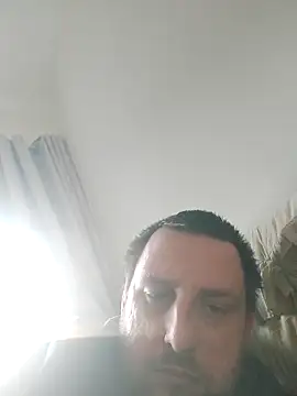 Snapshot of HE-M123 chatting on March 9, 5:06 pm HE-M123 online show from March 9, 5:06 pm