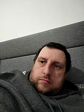 HE-M123 online show from April 18, 9:26 pm