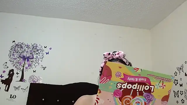 Snapshot of jeff_and_jade chatting on October 6, 11:07 am jeff and jade online show from October 6, 11:07 am