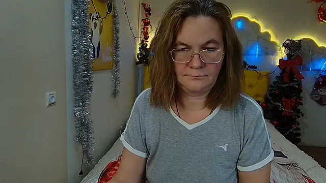 HolyMilfa online show from December 1, 4:29 pm