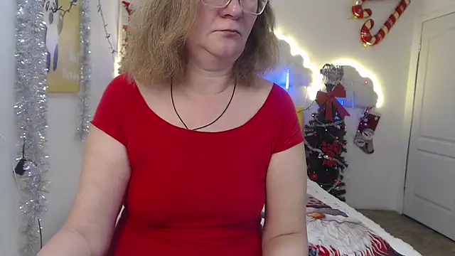 HolyMilfa online show from December 11, 7:20 am