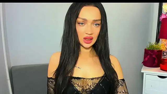 OliviaFantasy online show from April 18, 8:40 am