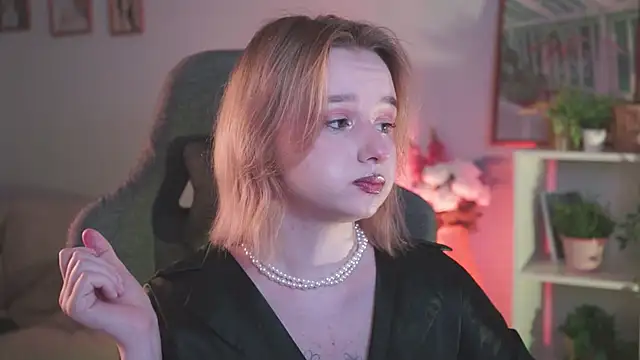 Snapshot of AdeleLoomis chatting on December 16, 5:54 pm AdeleLoomis online show from December 16, 5:54 pm