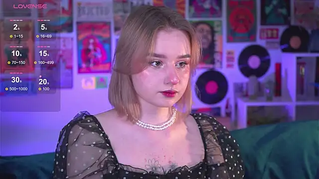 Snapshot of AdeleLoomis chatting on December 23, 8:14 pm AdeleLoomis online show from December 23, 8:14 pm