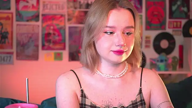 Snapshot of AdeleLoomis chatting on December 27, 8:07 pm AdeleLoomis online show from December 27, 8:07 pm