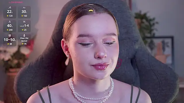 Snapshot of AdeleLoomis chatting on December 29, 8:26 pm AdeleLoomis online show from December 29, 8:26 pm