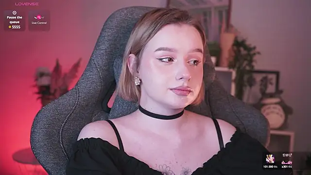 Snapshot of AdeleLoomis chatting on January 9, 9:26 pm AdeleLoomis online show from January 9, 9:26 pm