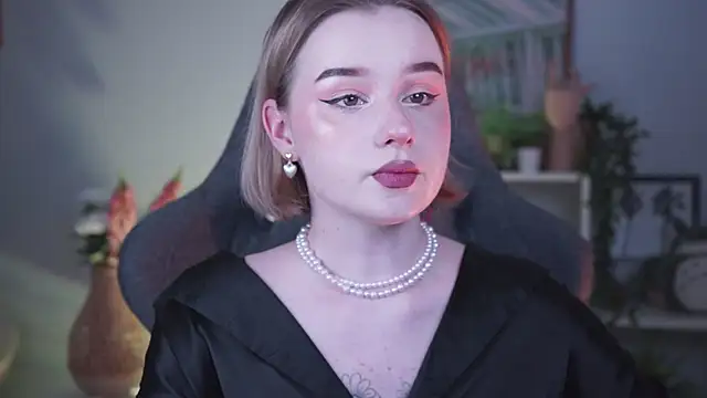 Snapshot of AdeleLoomis chatting on January 12, 7:53 pm AdeleLoomis online show from January 12, 7:53 pm