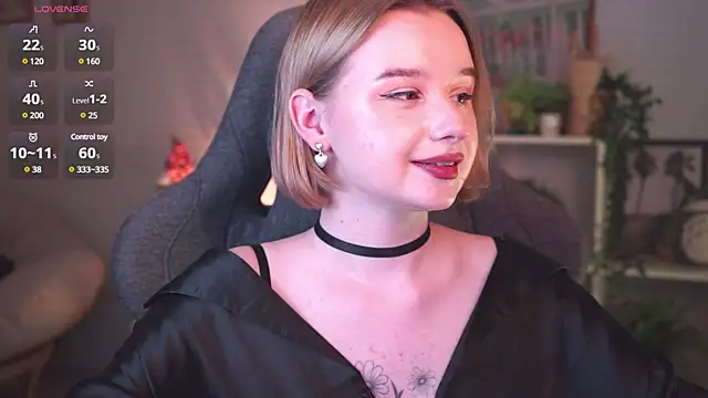 Snapshot of AdeleLoomis chatting on January 15, 11:30 pm AdeleLoomis online show from January 15, 11:30 pm