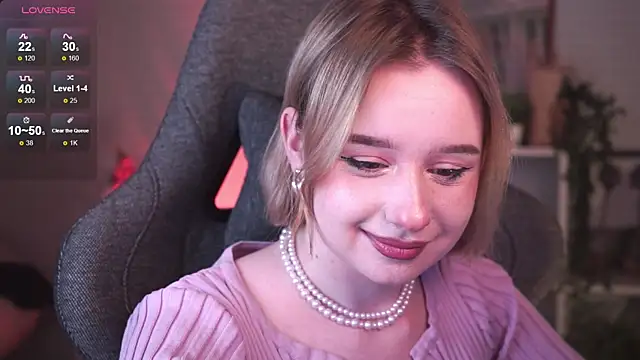 Snapshot of AdeleLoomis chatting on January 16, 11:48 pm AdeleLoomis online show from January 16, 11:48 pm