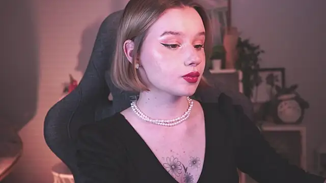 Snapshot of AdeleLoomis chatting on January 23, 8:13 pm AdeleLoomis online show from January 23, 8:13 pm