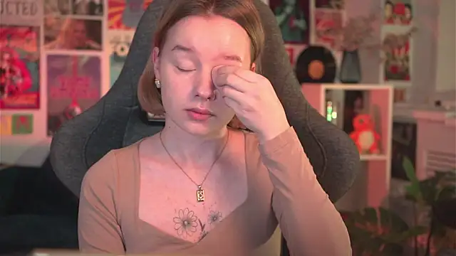 Snapshot of AdeleLoomis chatting on January 31, 8:22 pm AdeleLoomis online show from January 31, 8:22 pm