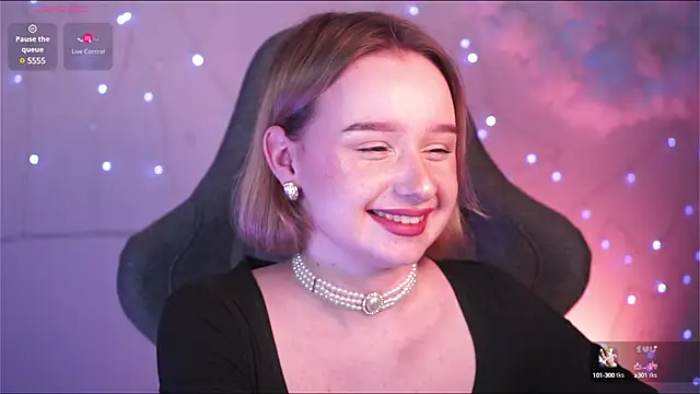 Snapshot of AdeleLoomis chatting on February 2, 8:41 pm AdeleLoomis online show from February 2, 8:41 pm