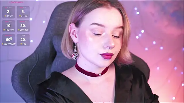 Snapshot of AdeleLoomis chatting on February 4, 5:23 pm AdeleLoomis online show from February 4, 5:23 pm