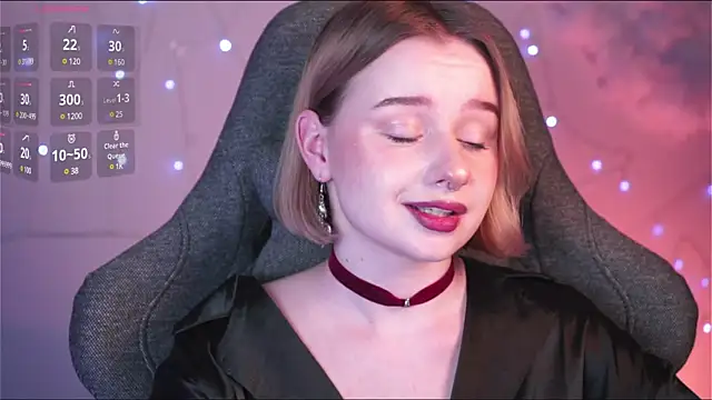 Snapshot of AdeleLoomis chatting on February 4, 11:38 pm AdeleLoomis online show from February 4, 11:38 pm