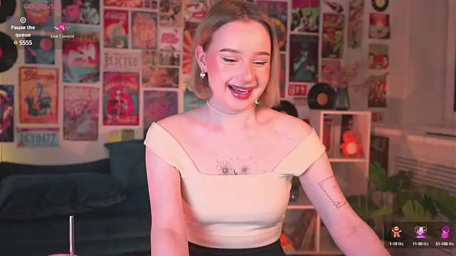 Snapshot of AdeleLoomis chatting on February 20, 2:18 am AdeleLoomis online show from February 20, 2:18 am