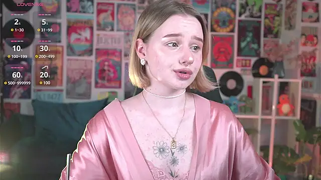 Snapshot of AdeleLoomis chatting on February 24, 5:43 am AdeleLoomis online show from February 24, 5:43 am