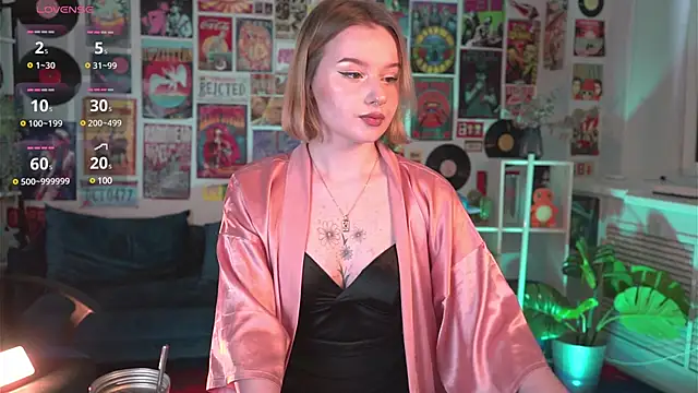 Snapshot of AdeleLoomis chatting on March 3, 5:42 am AdeleLoomis online show from March 3, 5:42 am