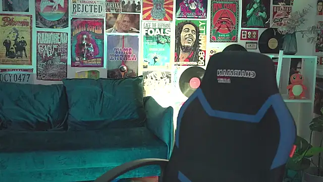 Snapshot of AdeleLoomis chatting on March 4, 2:06 am AdeleLoomis online show from March 4, 2:06 am