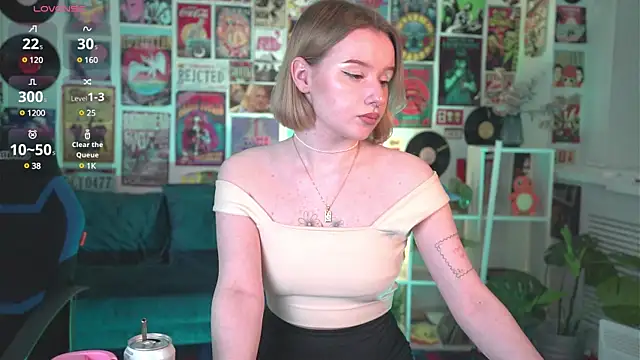 Snapshot of AdeleLoomis chatting on March 4, 5:42 am AdeleLoomis online show from March 4, 5:42 am