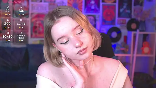 Snapshot of AdeleLoomis chatting on March 4, 8:46 am AdeleLoomis online show from March 4, 8:46 am