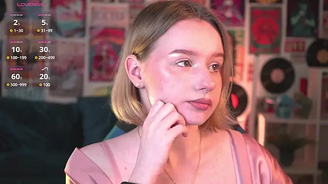 Snapshot of AdeleLoomis chatting on March 6, 5:46 am AdeleLoomis online show from March 6, 5:46 am