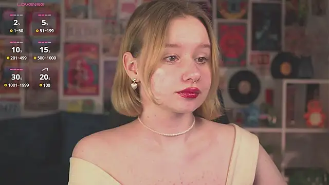 Snapshot of AdeleLoomis chatting on March 10, 5:54 am AdeleLoomis online show from March 10, 5:54 am