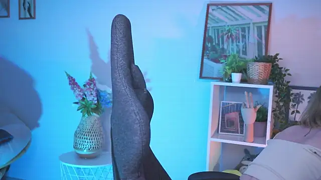 Snapshot of AdeleLoomis chatting on March 11, 2:10 am AdeleLoomis online show from March 11, 2:10 am