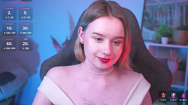 Snapshot of AdeleLoomis chatting on March 11, 8:41 am AdeleLoomis online show from March 11, 8:41 am