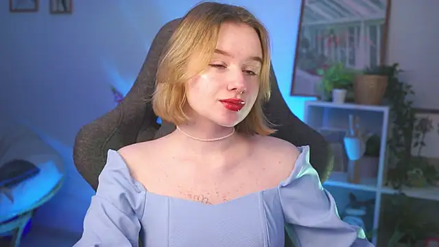 Snapshot of AdeleLoomis chatting on March 12, 2:09 am AdeleLoomis online show from March 12, 2:09 am