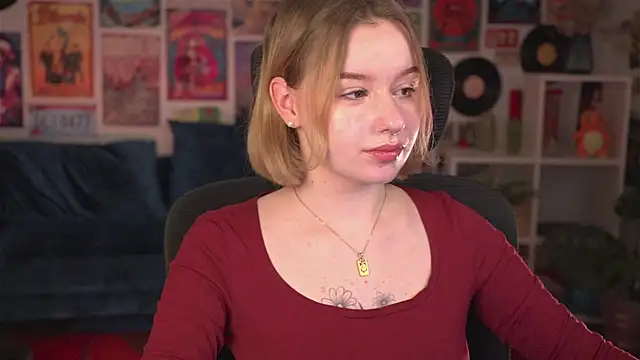 Snapshot of AdeleLoomis chatting on March 19, 2:27 am AdeleLoomis online show from March 19, 2:27 am