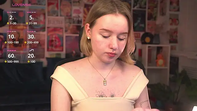 Snapshot of AdeleLoomis chatting on March 20, 5:46 am AdeleLoomis online show from March 20, 5:46 am