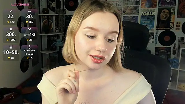 Snapshot of AdeleLoomis chatting on March 20, 8:53 am AdeleLoomis online show from March 20, 8:53 am