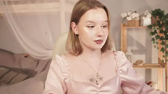 Snapshot of AdeleLoomis chatting on September 27, 4:45 pm AdeleLoomis online show from September 27, 4:45 pm