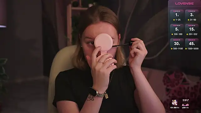 Snapshot of AdeleLoomis chatting on October 4, 2:20 am AdeleLoomis online show from October 4, 2:20 am